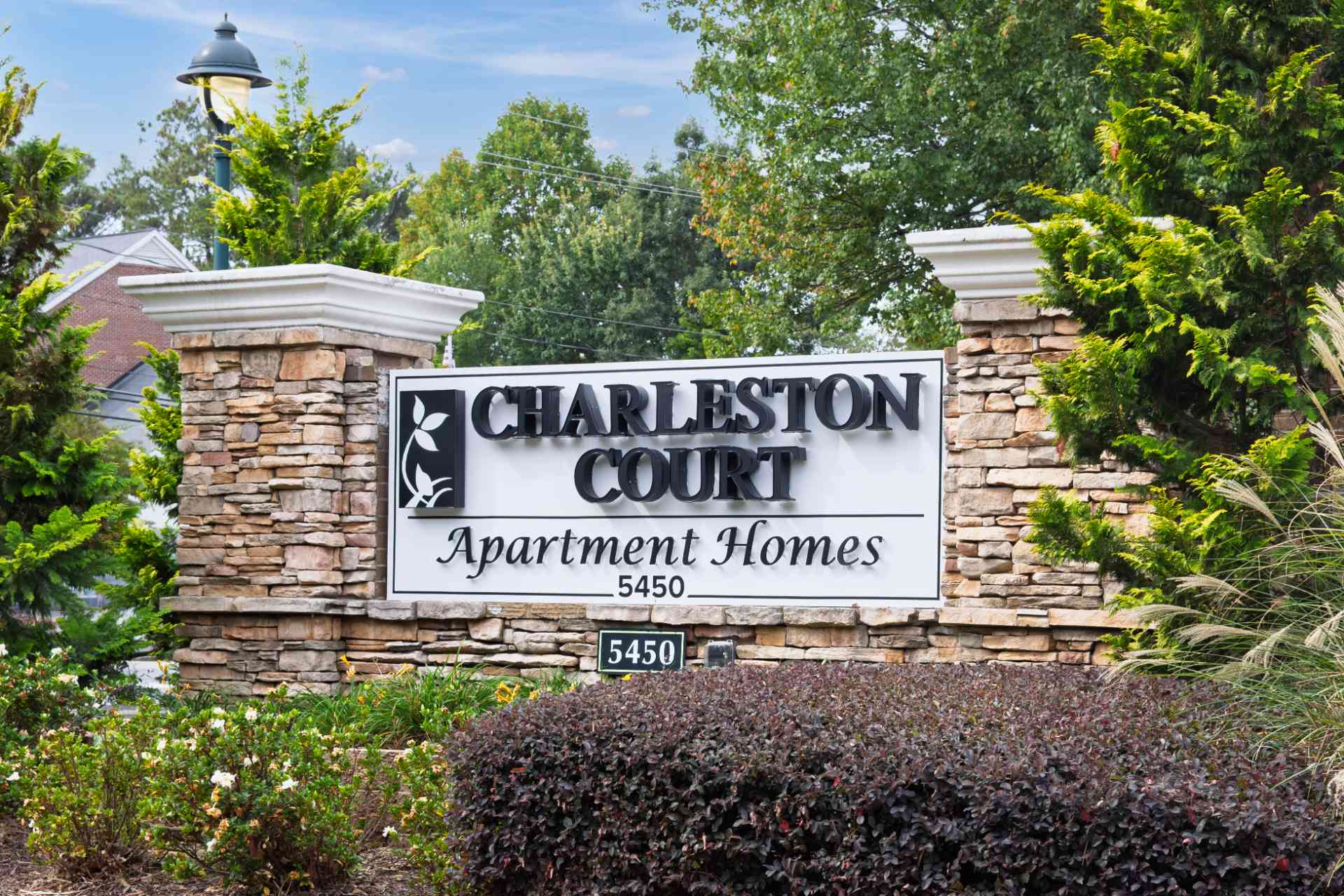 5450 Glenridge Dr-37