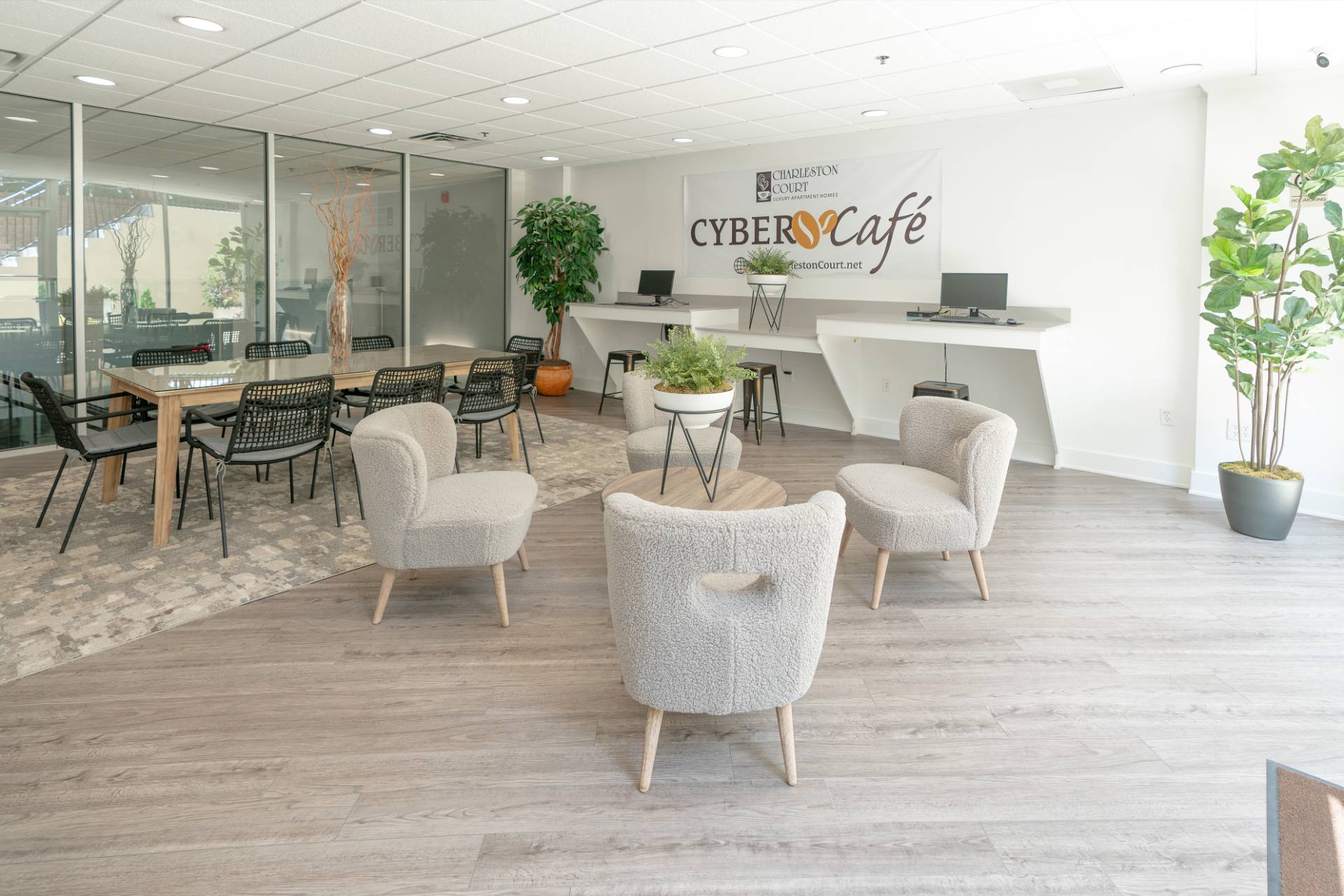 CC_CYBER_CAFE_01